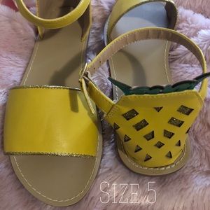 NWT Crewcuts Girls pineapple🍍sandals